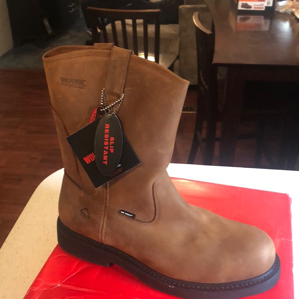 Steel toe boots